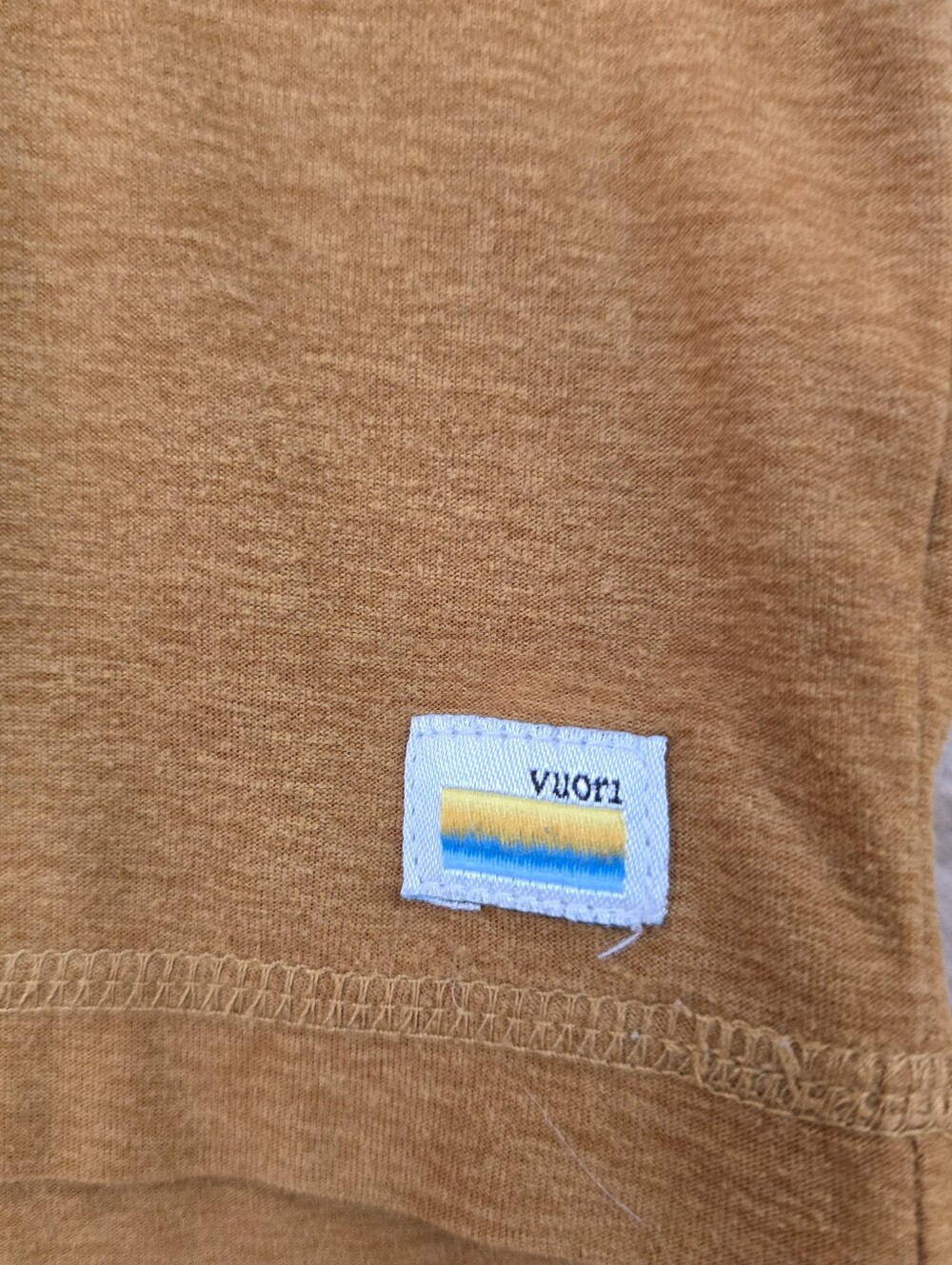 Vuori Men's Strato Tech Tee Autumn Heather Gold Brown Performance Shirt Size L V - Picture 2 of 5